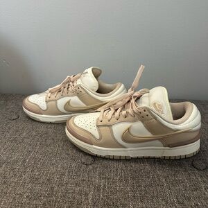Women’s Dunk Low Twist “Sanddrift”